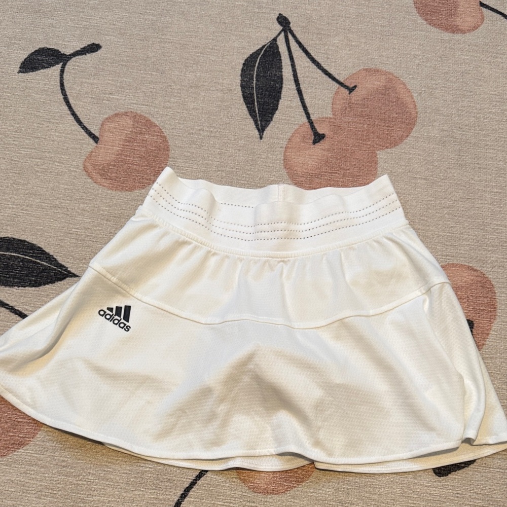 🌿3 for $25!! Bundle and Save🌿
[Adidas] White Athletic Skort